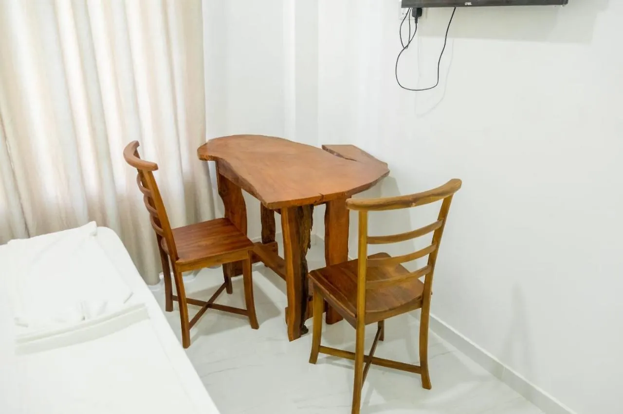 G A Villa Airport Transit Hotel Katunayake Homestay